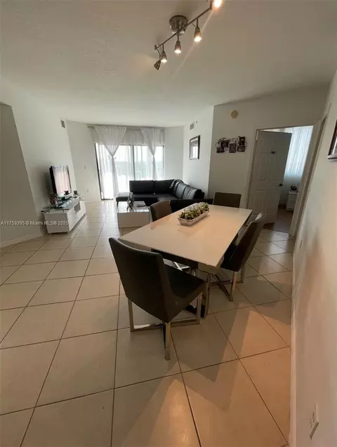 4242 NW 2nd St #604, Miami, FL 33126