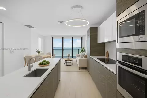 460 NE 28th St #903, Miami, FL 33137