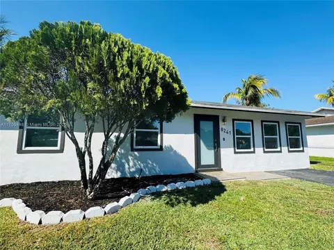 8241 SW 7th St, North Lauderdale, FL 33068