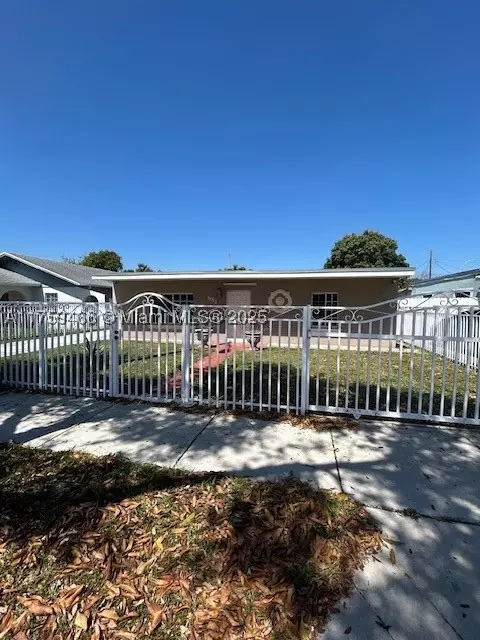 681 E 44th St, Hialeah, FL 33013