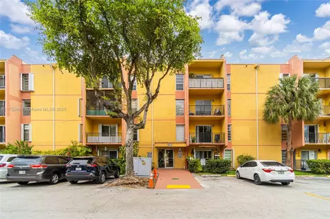 4709 NW 7th St #204-9, Miami, FL 33126