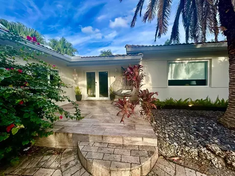 8859 Emerson Ave, Surfside, FL 33154 photo 1