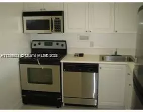 1455 N Treasure Dr #4O, North Bay Village, FL 33141