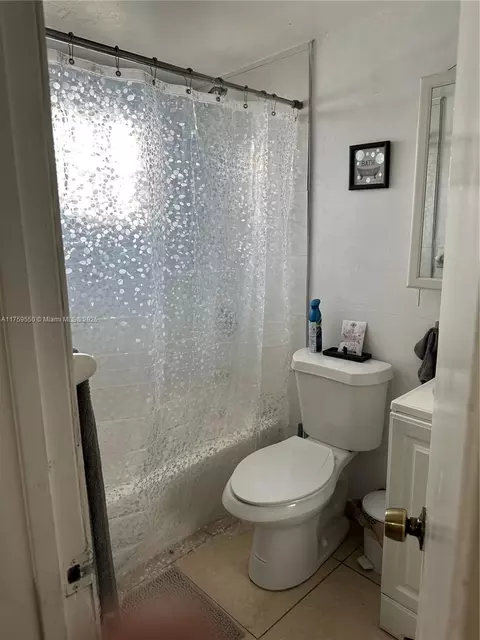 6465 W 8th Ct, Hialeah, FL 33012 photo 7