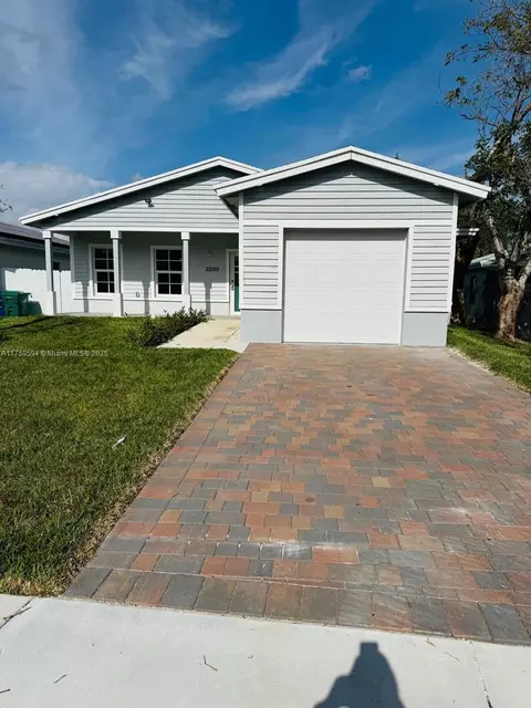 22195 Miami Ave, Miami, FL 33170