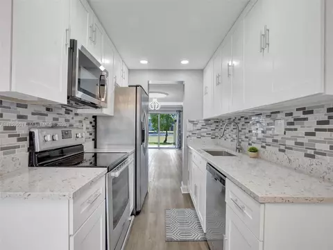 1824 NW 58th Ave #25, Lauderhill, FL 33313