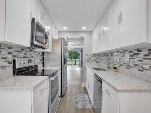 1824 NW 58th Ave #25, Lauderhill, FL 33313