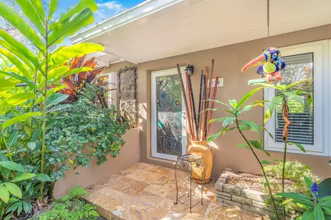 6130 SW 63rd Ave, South Miami, FL 33143