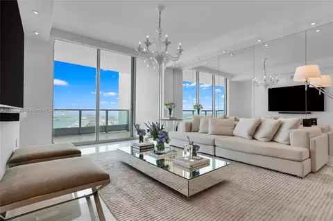 900 Biscayne Blvd #5009, Miami, FL 33132