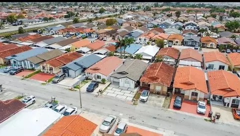 2868 W 75th St, Hialeah, FL 33018