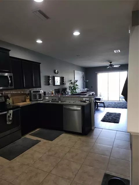 9136 Hillcroft Dr, Riverview, FL 33578 photo 3