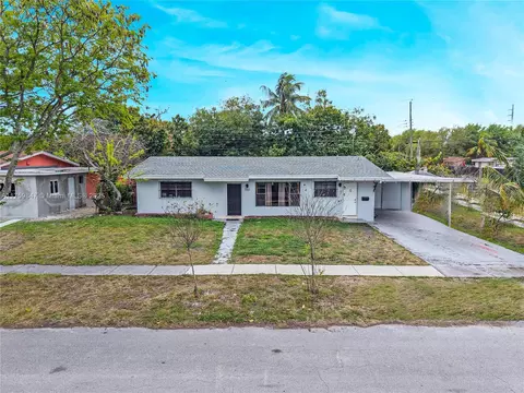 1700 NE 158th St, North Miami Beach, FL 33162