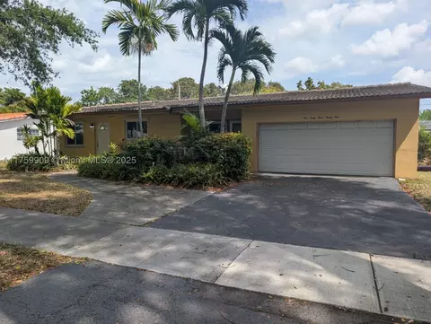 14331 Lake Saranac Ave, Miami Lakes, FL 33014