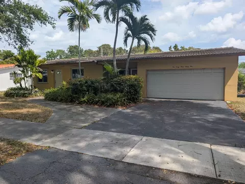 14331 Lake Saranac Ave, Miami Lakes, FL 33014