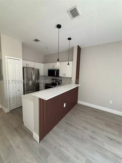 17800 NW 73rd Ave #209-21, Hialeah, FL 33015