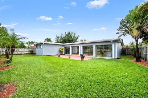 Exterior - 3641 Thomas St, Hollywood, FL 33021 photo 5 of 5