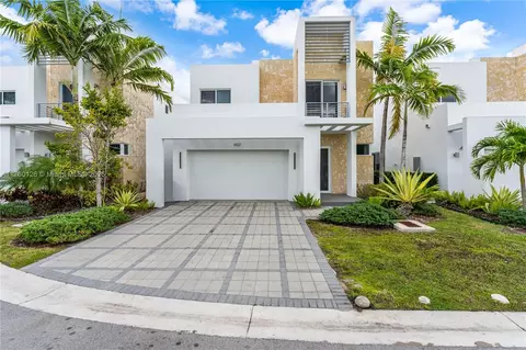 6821 NW 103rd Ave, Doral, FL 33178