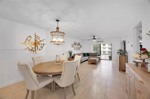 9301 SW 92nd Ave #220C, Miami, FL 33176