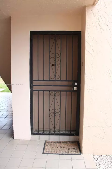 8897 Fontainebleau Blvd #112, Miami, FL 33172