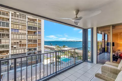 View/Area - 1925 Brickell Ave #D901, Miami, FL 33129 photo 4 of 4