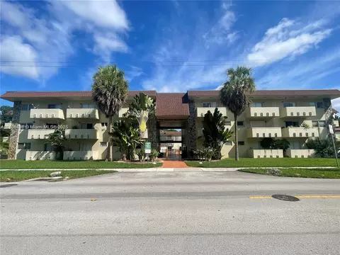 7505 SW 82 St #301, Miami, FL 33143