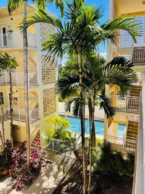 10001 W Bay Harbor Dr #302, Bay Harbor Islands, FL 33154