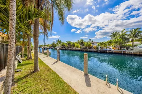 1552 NE 105th St #B6, Miami Shores, FL 33138