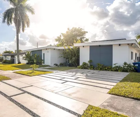 19600 NE 19th Ave, Miami, FL 33179