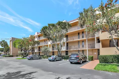 6239 Coral Lake Dr #403, Margate, FL 33063