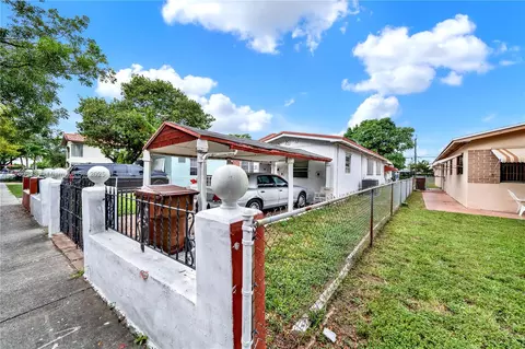 Exterior - 727 E 26th St, Hialeah, FL 33013 photo 2 of 3