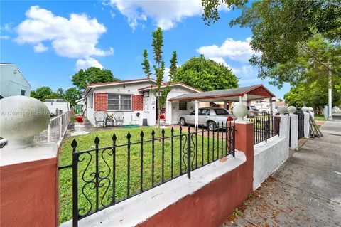 Exterior - 727 E 26th St, Hialeah, FL 33013 photo 1 of 3