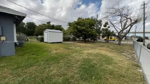 3003 NW 77th St, Miami, FL 33147