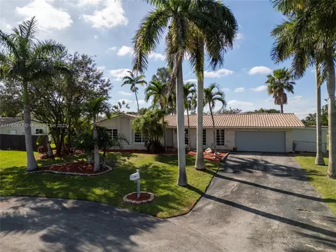 18200 SW 86th Ave, Palmetto Bay, FL 33157