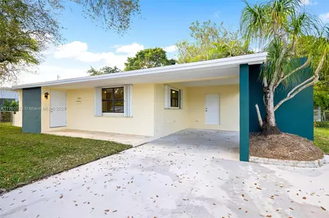 1562 NW 8th Ave, Homestead, FL 33030