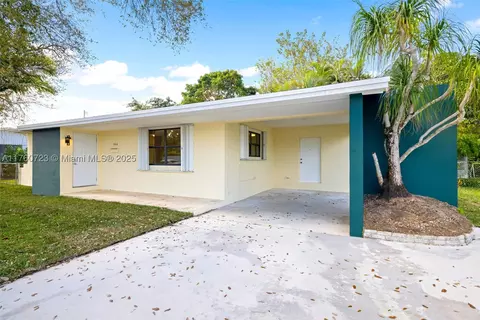1562 NW 8th Ave, Homestead, FL 33030