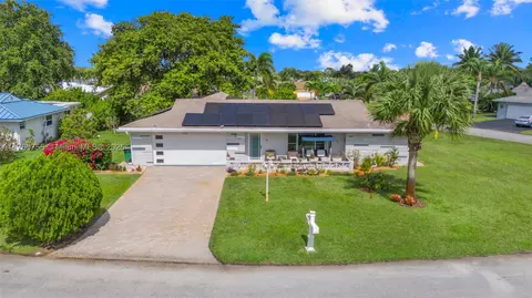 9105 NW 72nd Ct, Tamarac, FL 33321
