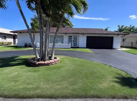 9602 NW 66th St, Tamarac, FL 33321