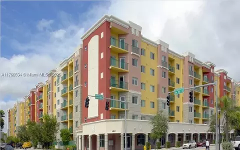 6001 SW 70th St #305, South Miami, FL 33143