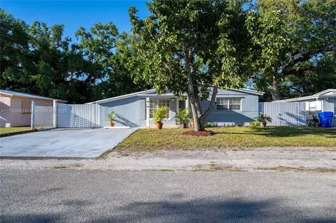 5627 Atlanta St, Hollywood, FL 33021