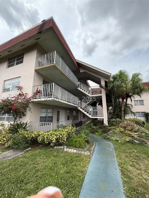 2901 NW 47th Ter #341A, Lauderdale Lakes, FL 33313
