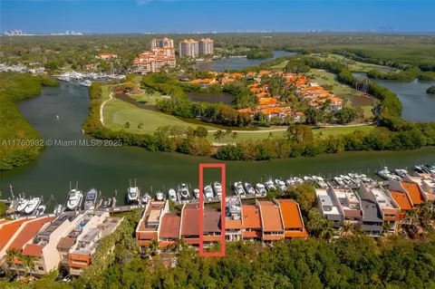 6008 Paradise Point Dr #6008, Palmetto Bay, FL 33157