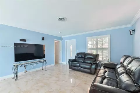 6930 Seagrape Ter, Miami Lakes, FL 33014 photo 5