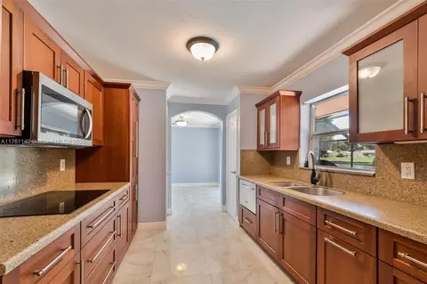 6930 Seagrape Ter, Miami Lakes, FL 33014 photo 20