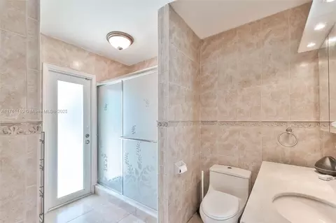 6930 Seagrape Ter, Miami Lakes, FL 33014 photo 16