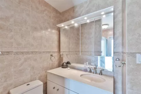 6930 Seagrape Ter, Miami Lakes, FL 33014 photo 17