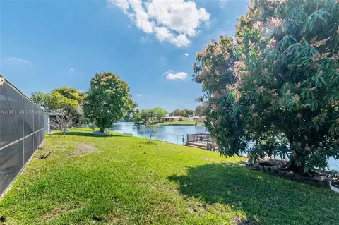 6930 Seagrape Ter, Miami Lakes, FL 33014 photo 27
