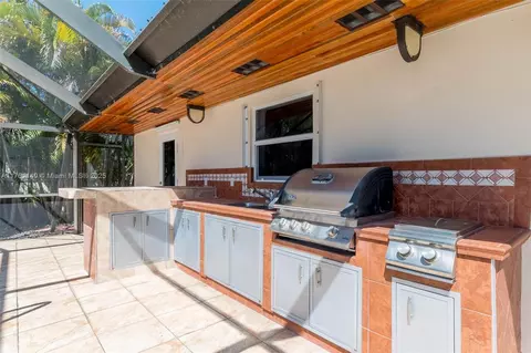 6930 Seagrape Ter, Miami Lakes, FL 33014 photo 25