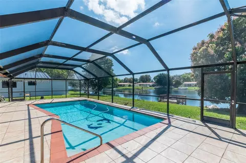 6930 Seagrape Ter, Miami Lakes, FL 33014 photo 26