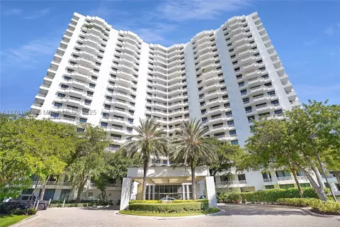 3300 NE 191st St #807, Aventura, FL 33180