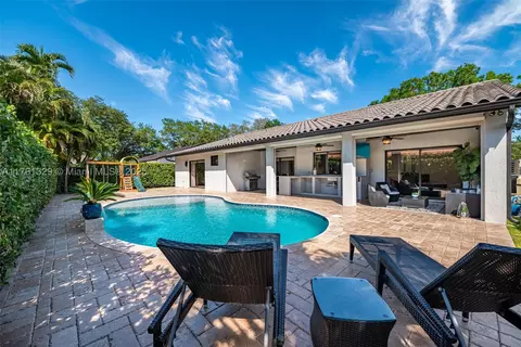 8360 NW 167th Ter, Miami Lakes, FL 33016